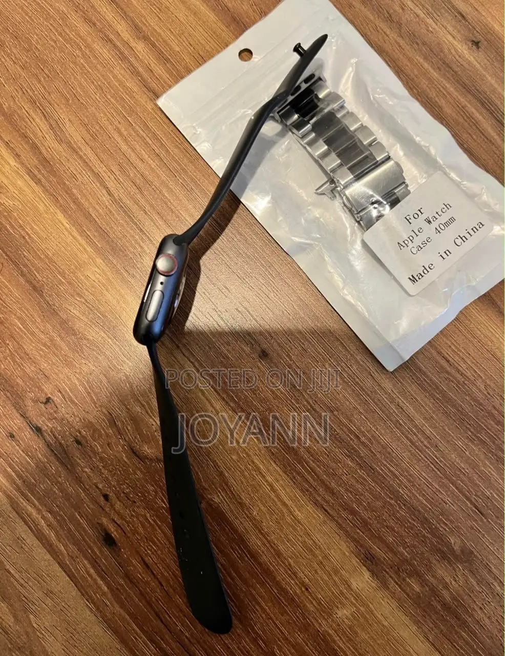 APPLE WATCH SERIES 4 (Locked iCloud)