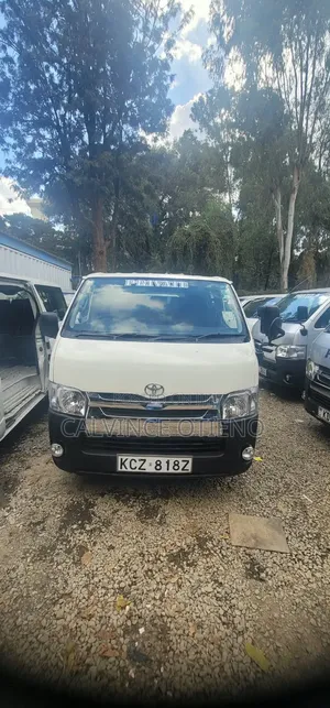 Toyota HiAce 2013 White