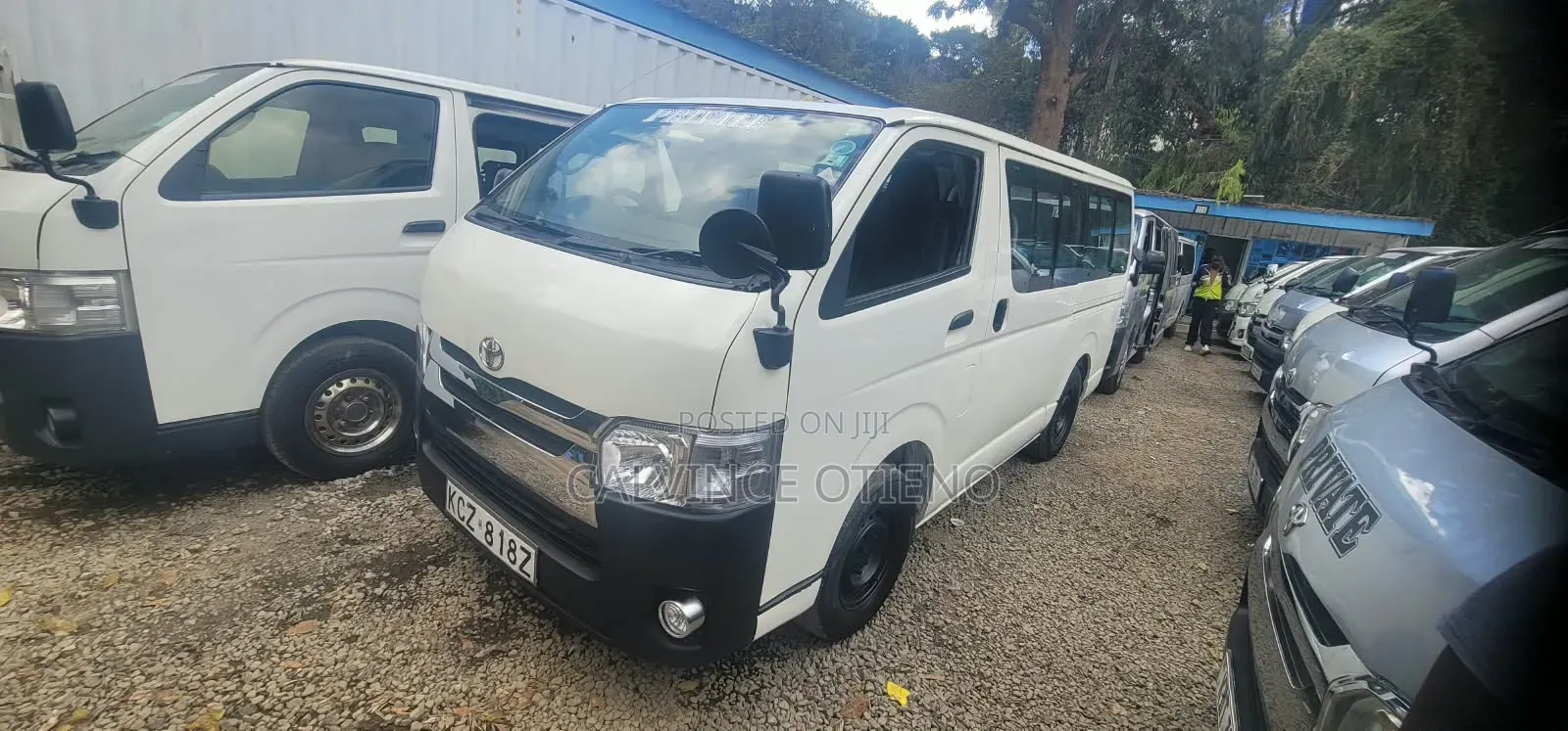 Toyota HiAce 2013 White