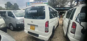 Toyota HiAce 2013 White