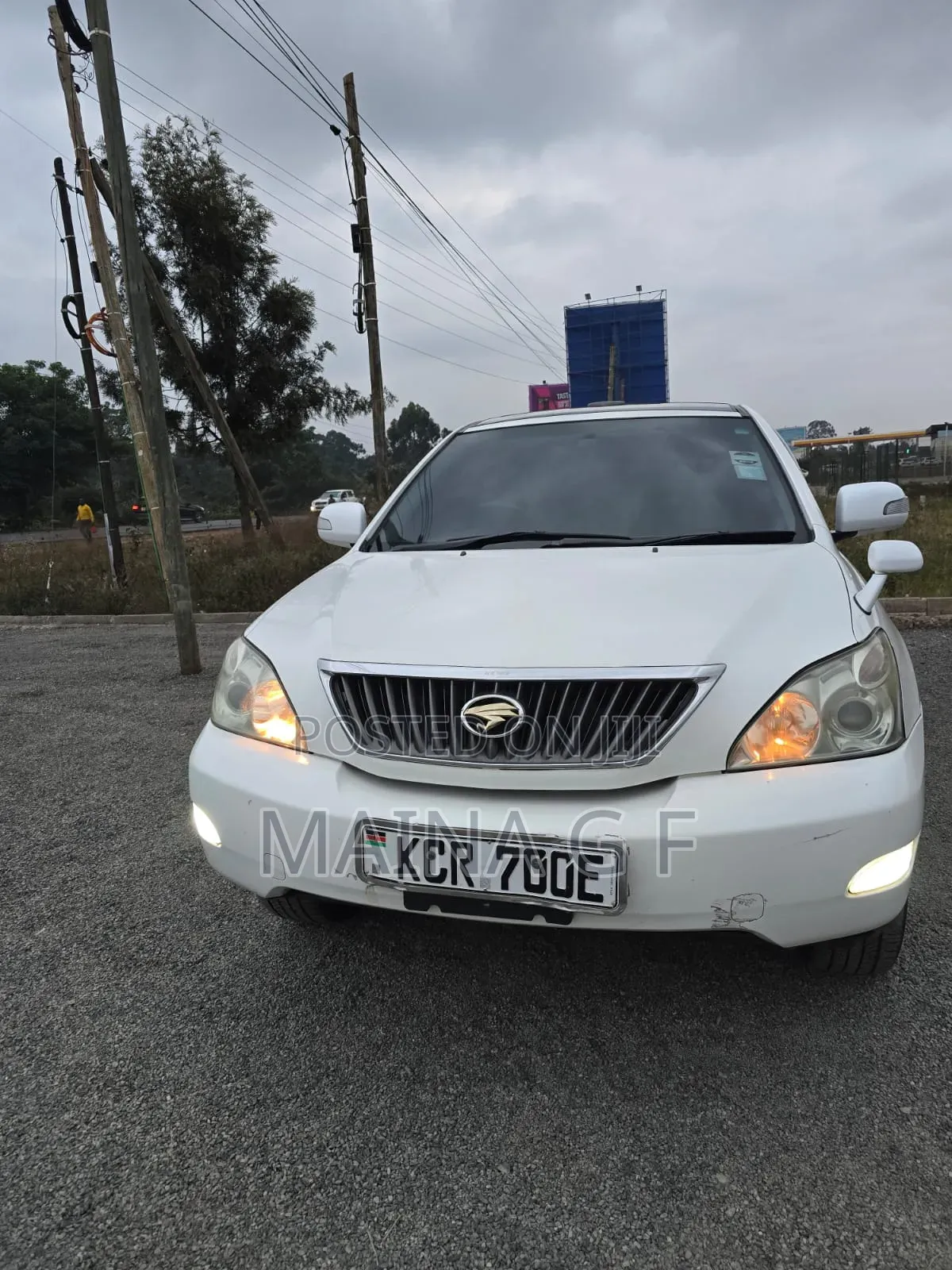 Toyota Harrier 240G 2012 White