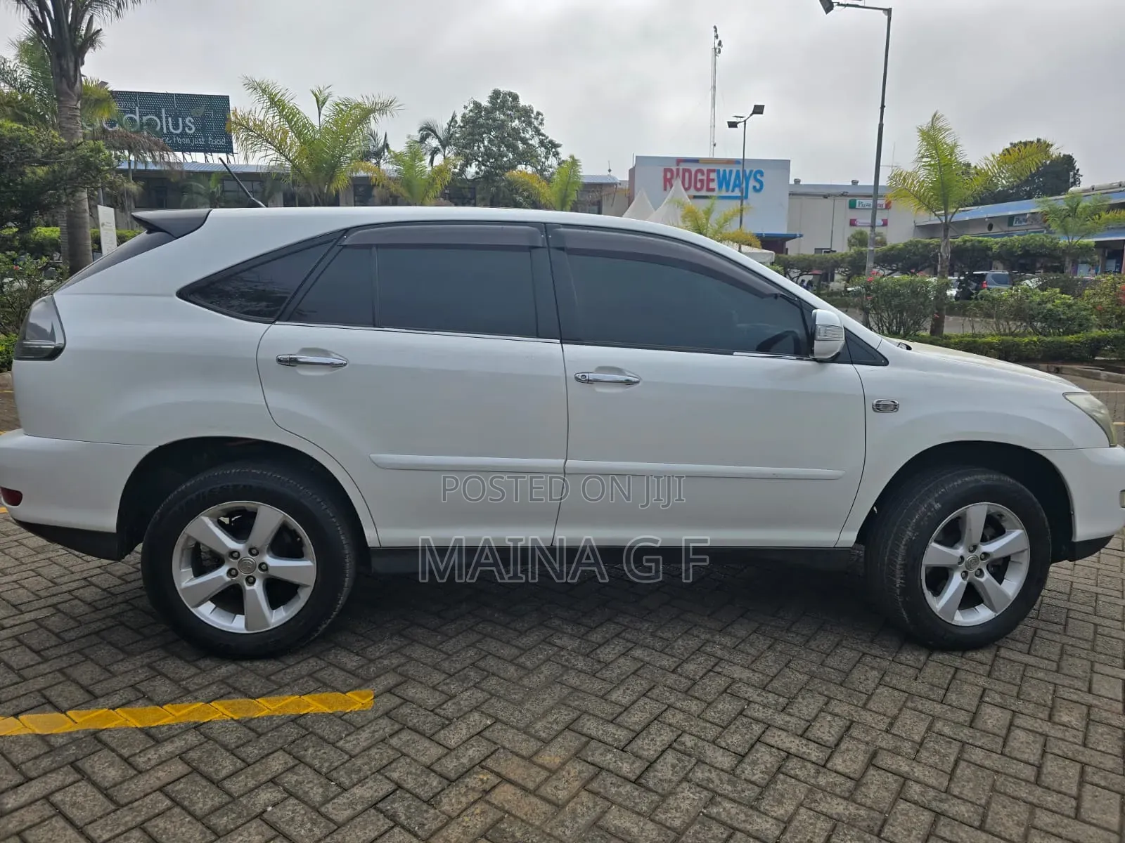 Toyota Harrier 240G 2012 White