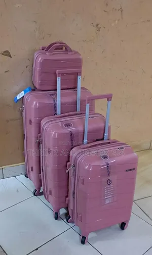 4-in-1 Luxury Unbreakable Suitcase Set – Pink