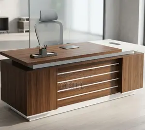 Minimalist Executive Office Desk – Modern Professional Workstation