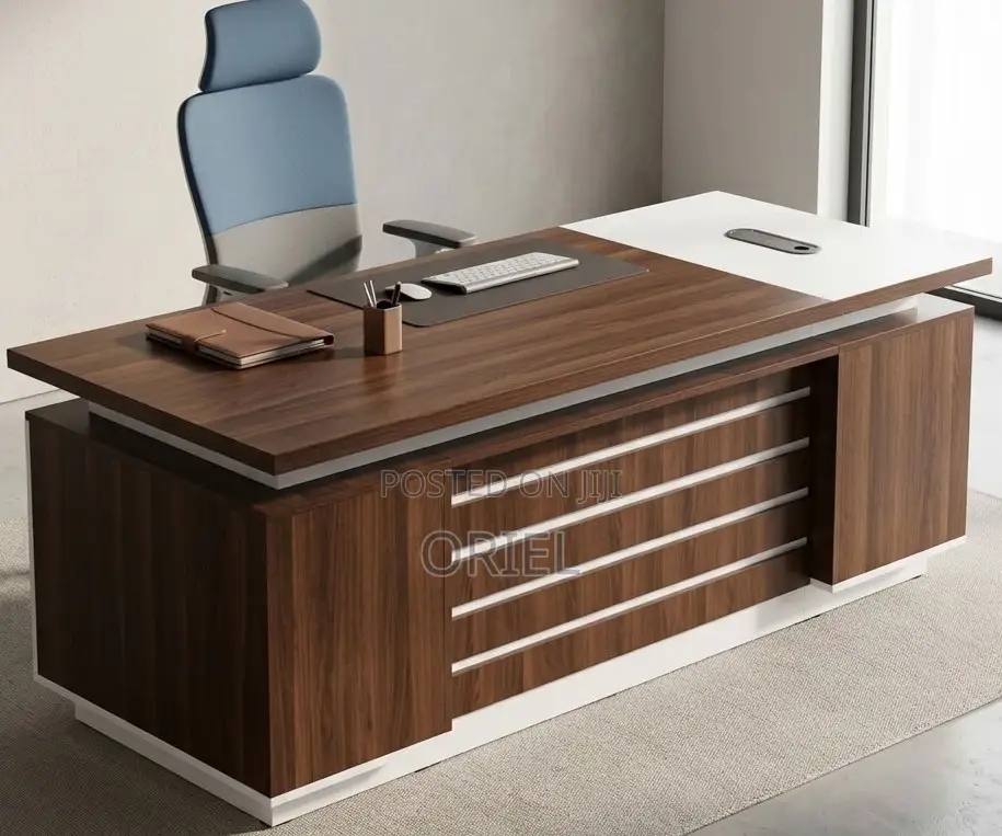 Minimalist Executive Office Desk – Modern Professional Workstation