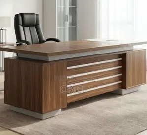 Minimalist Executive Office Desk – Modern Professional Workstation