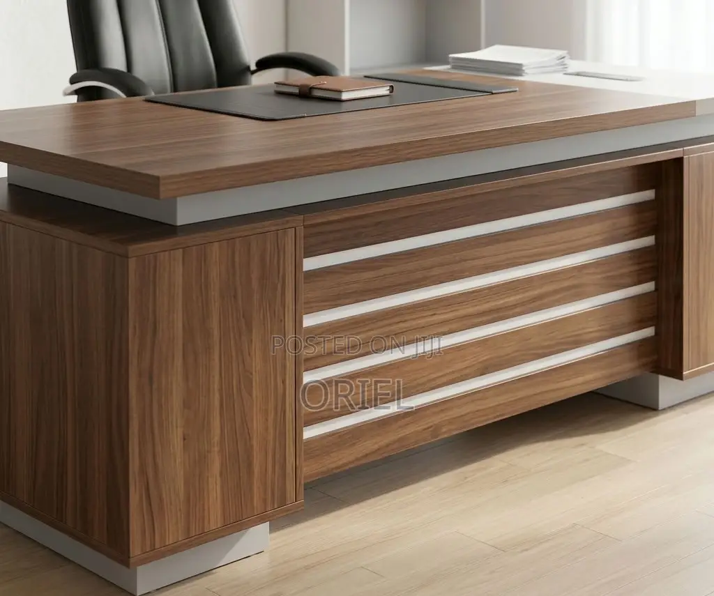 Minimalist Executive Office Desk – Modern Professional Workstation