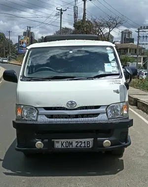 Toyota HiAce 2016 White