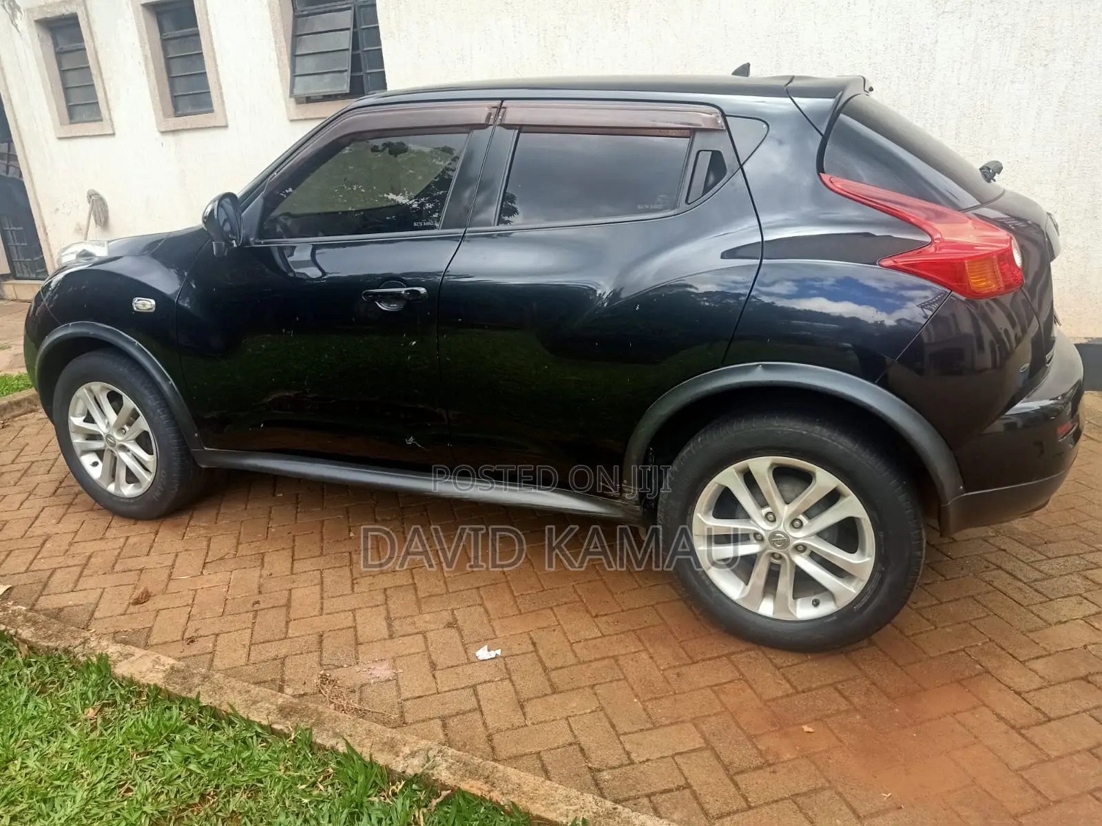 Nissan Juke 2011 Blue