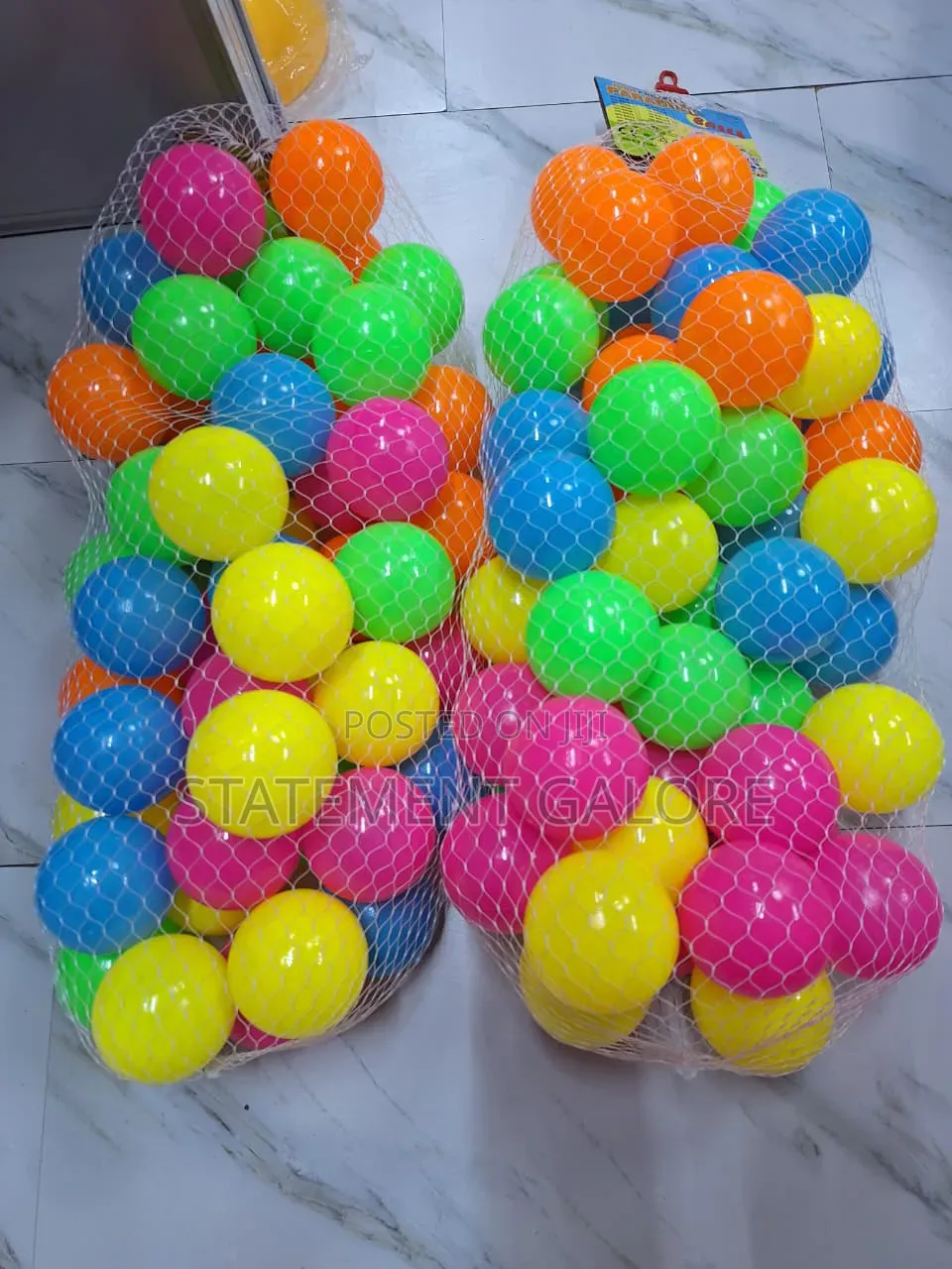 Multicolored Pit Balls
