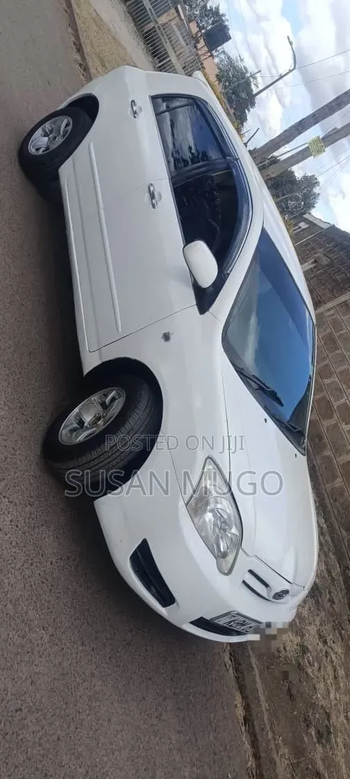 Toyota Corolla RunX 2006 White