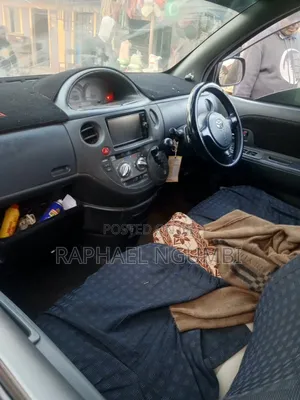 Toyota Sienta 2012 Maroon