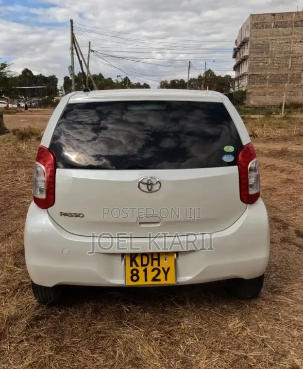 Toyota Passo 1.0 AWD 2016 White