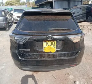 Toyota Harrier 2.0 2017 Black