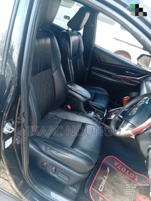 Toyota Harrier 2.0 2017 Black