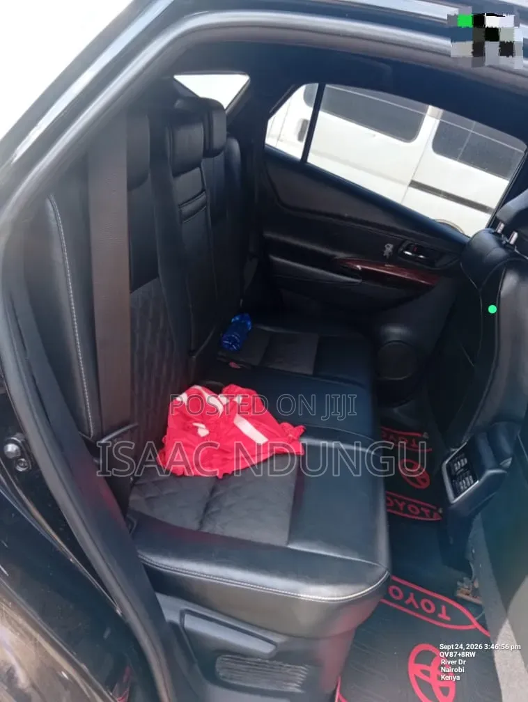 Toyota Harrier 2.0 2017 Black