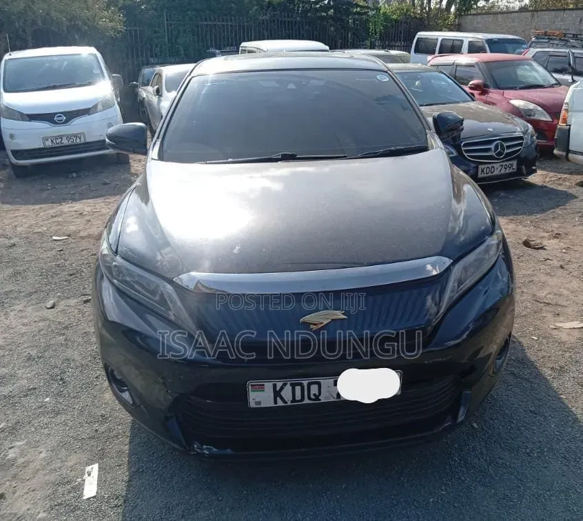 Toyota Harrier 2.0 2017 Black