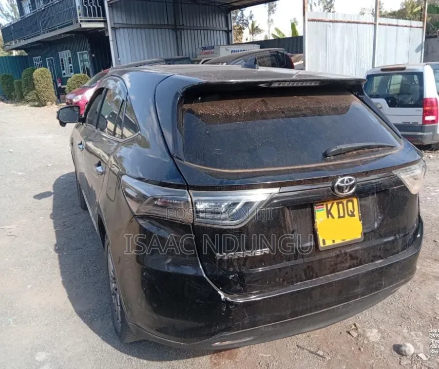 Toyota Harrier 2.0 2017 Black