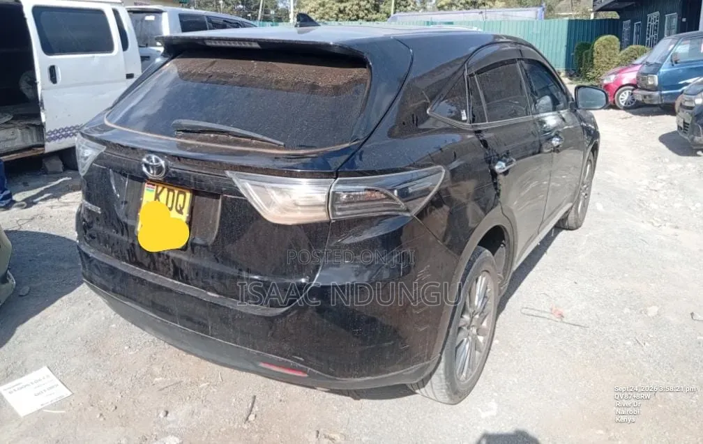 Toyota Harrier 2.0 2017 Black