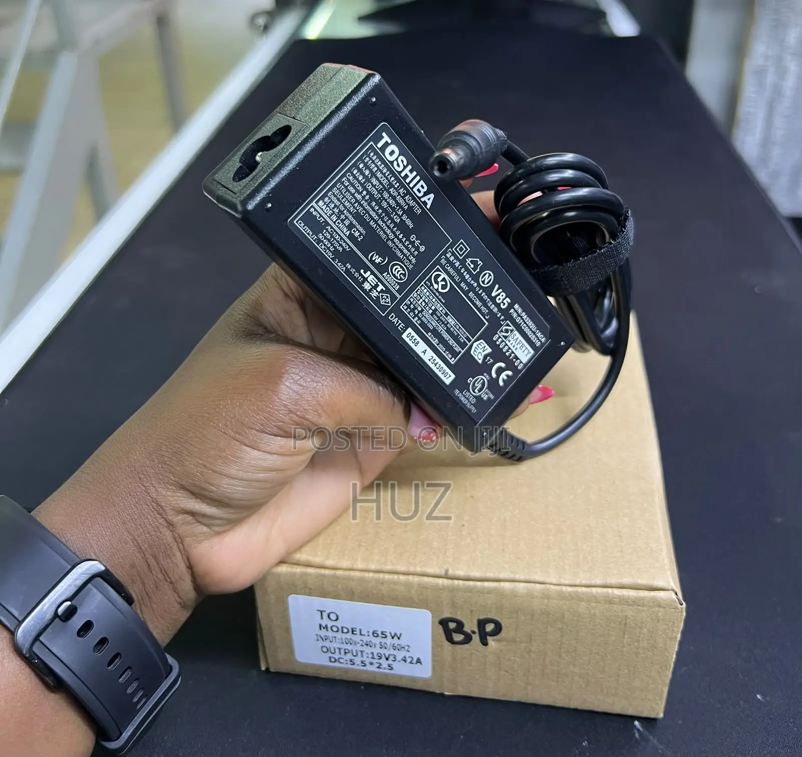 Toshiba 65W Laptop Charger