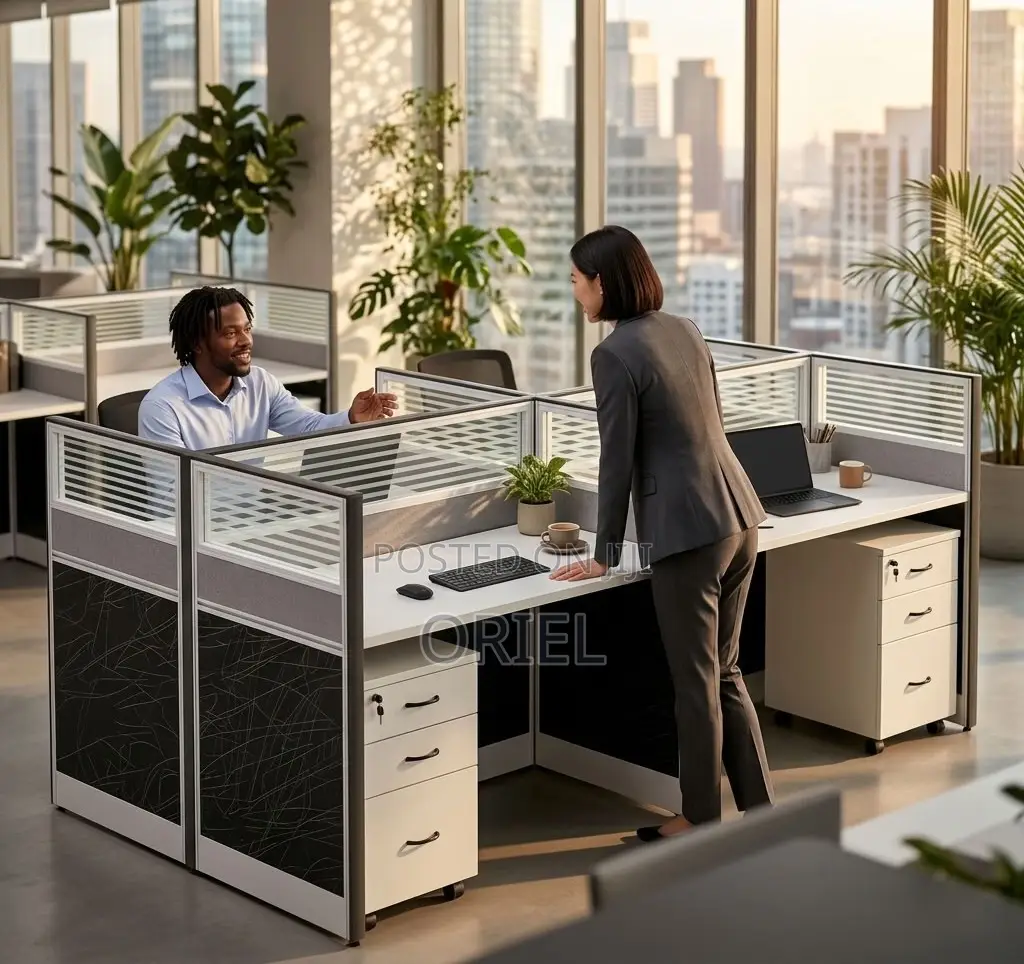 Office Workstation : Modular 4-Way Workstation