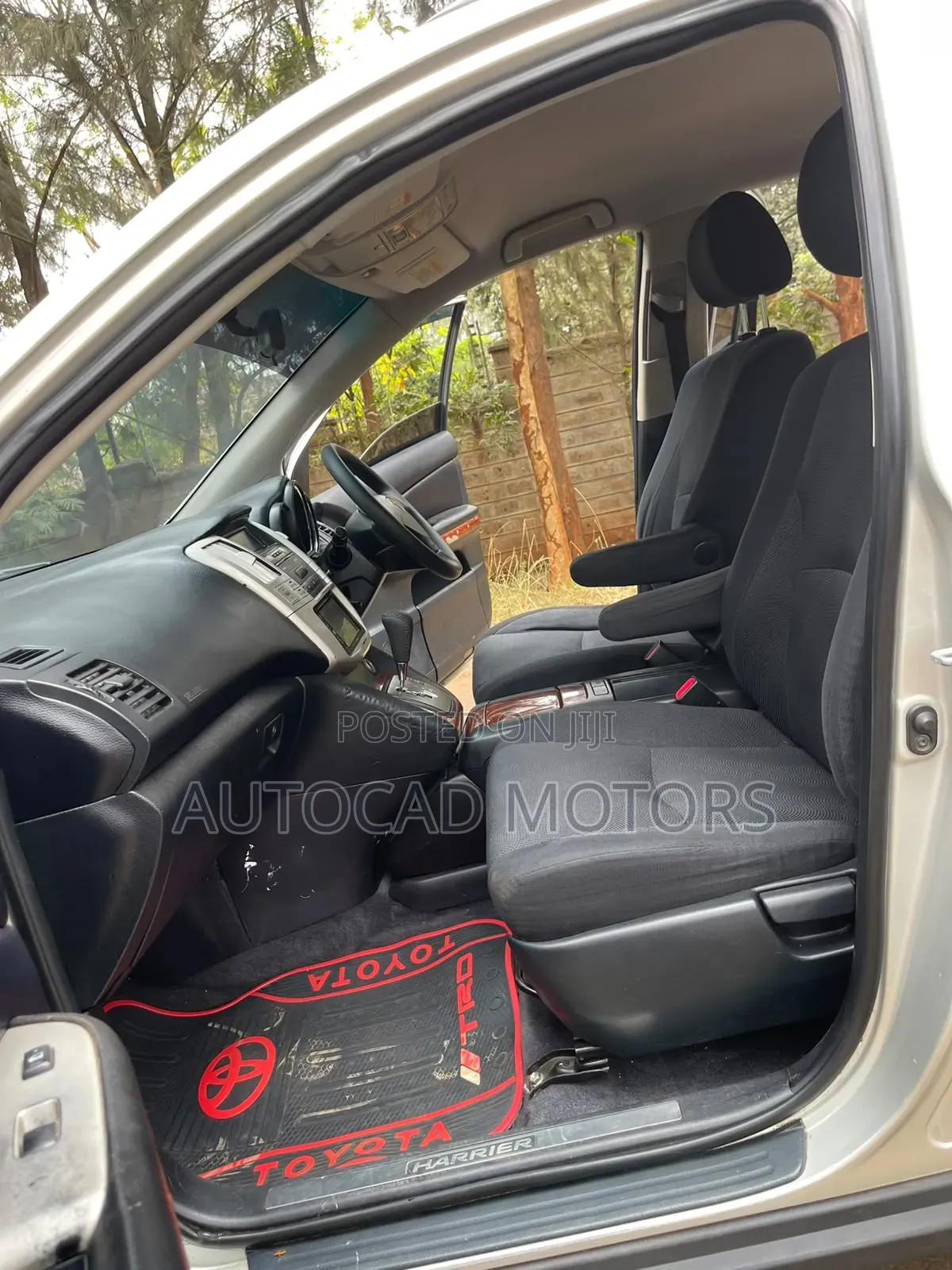 Toyota Harrier 2.4 2011 Silver