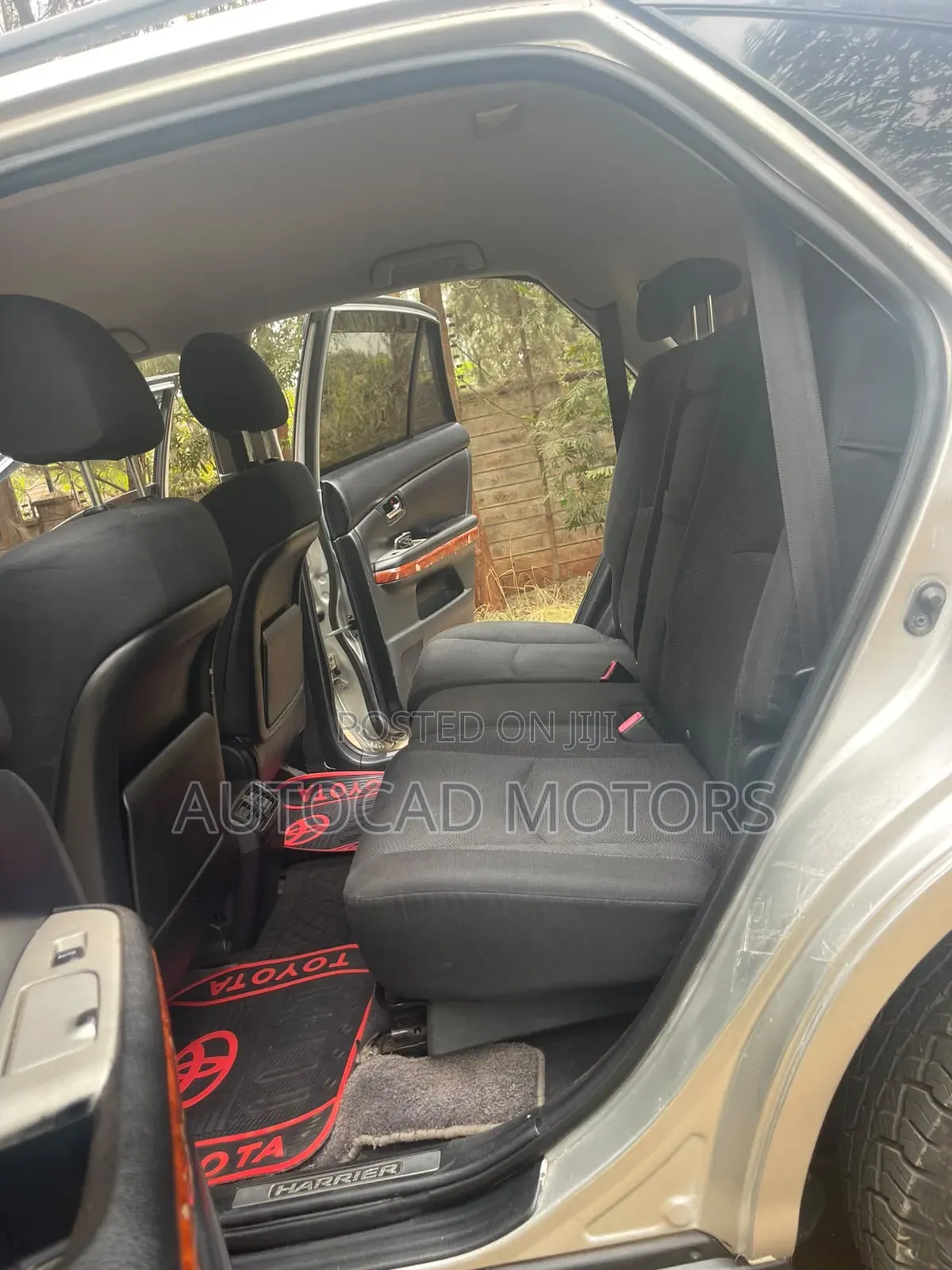 Toyota Harrier 2.4 2011 Silver