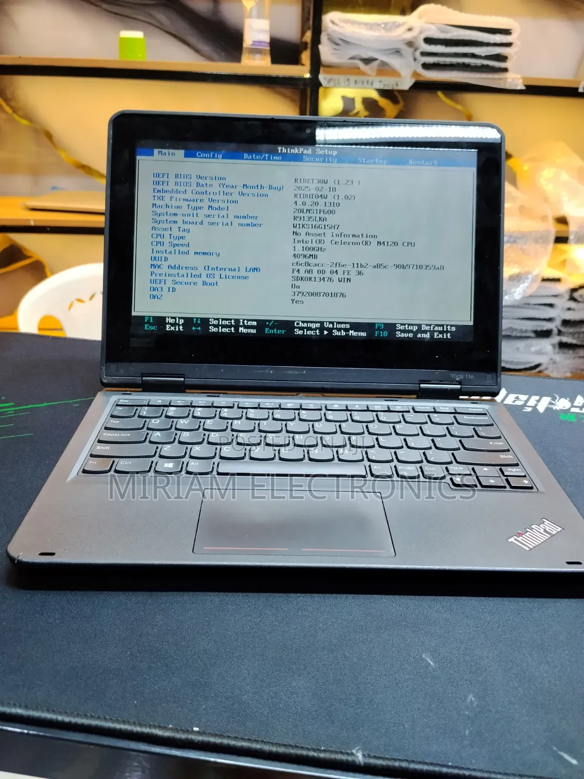 New Laptop Lenovo Yoga 11e 4GB Intel Core i3 HDD 128GB