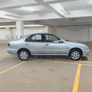 Nissan Sunny 2004 Silver