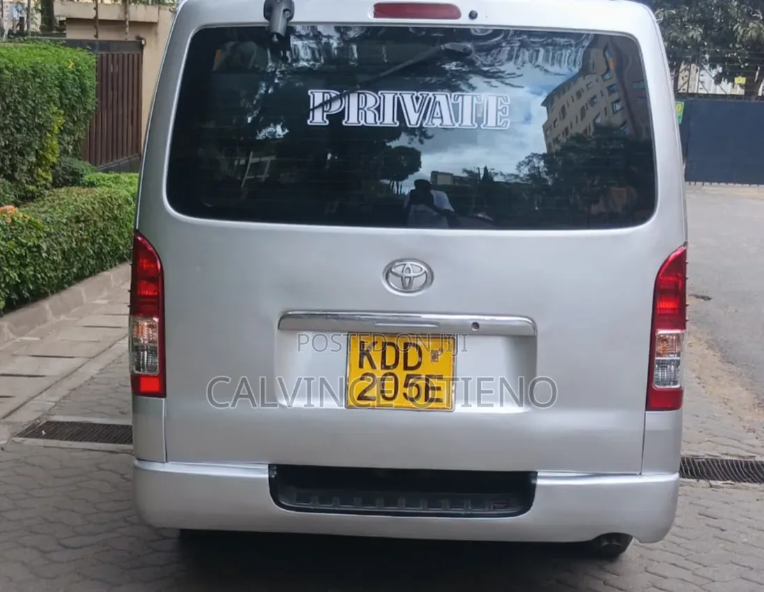 Toyota HiAce 2014 Silver