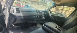 Toyota HiAce 2014 Silver