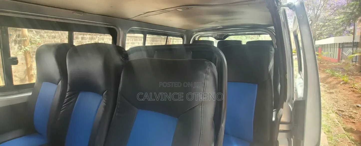 Toyota HiAce 2014 Silver