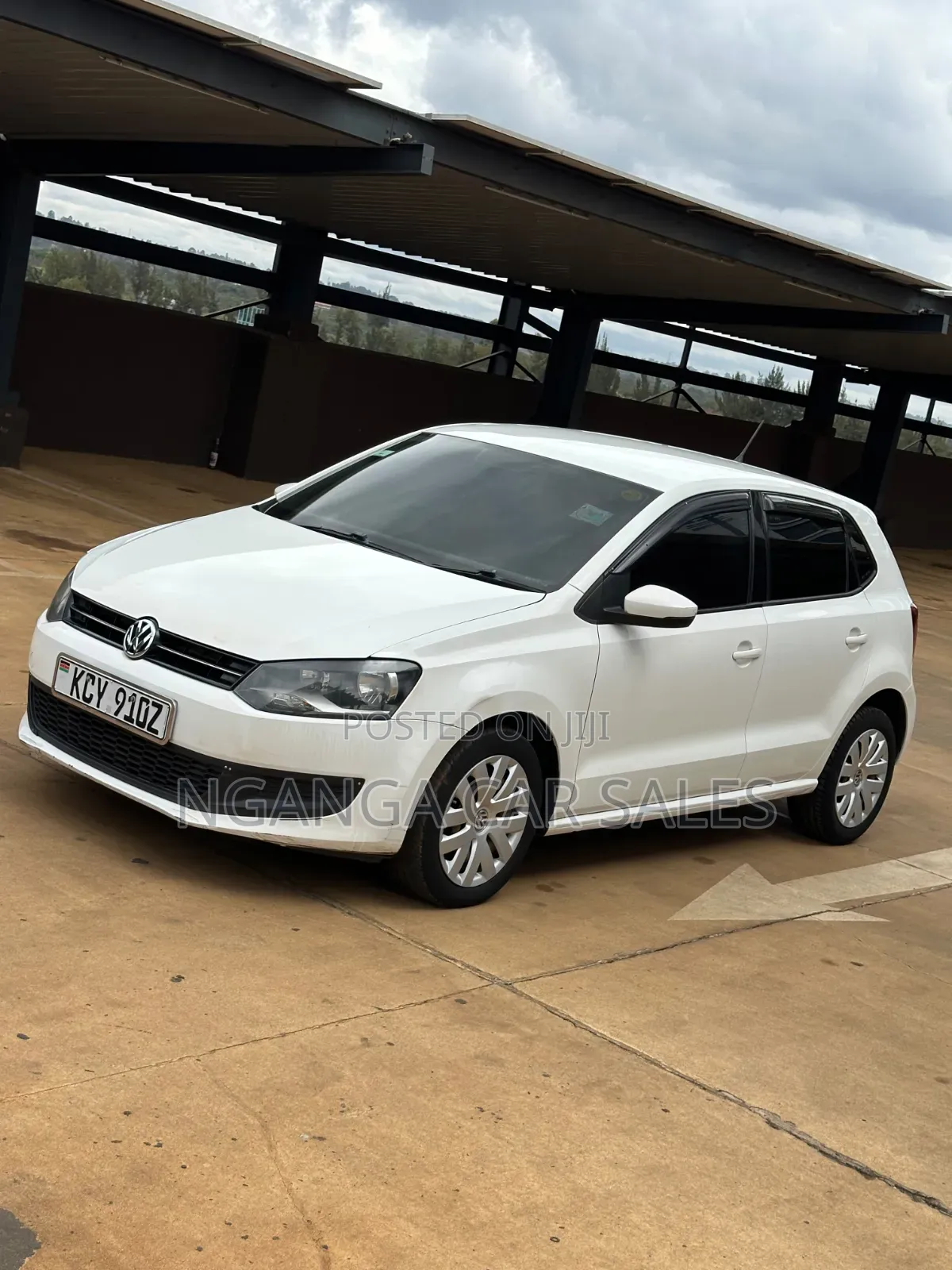 Volkswagen Polo 2013 White