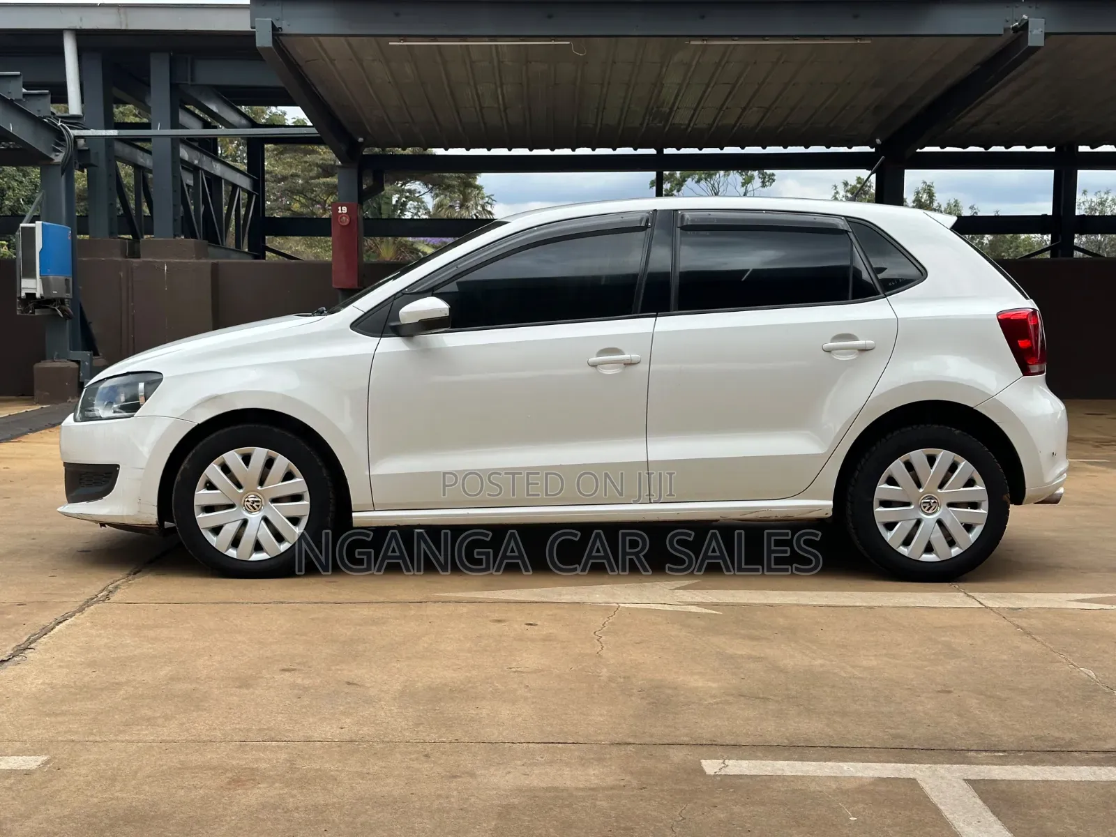 Volkswagen Polo 2013 White