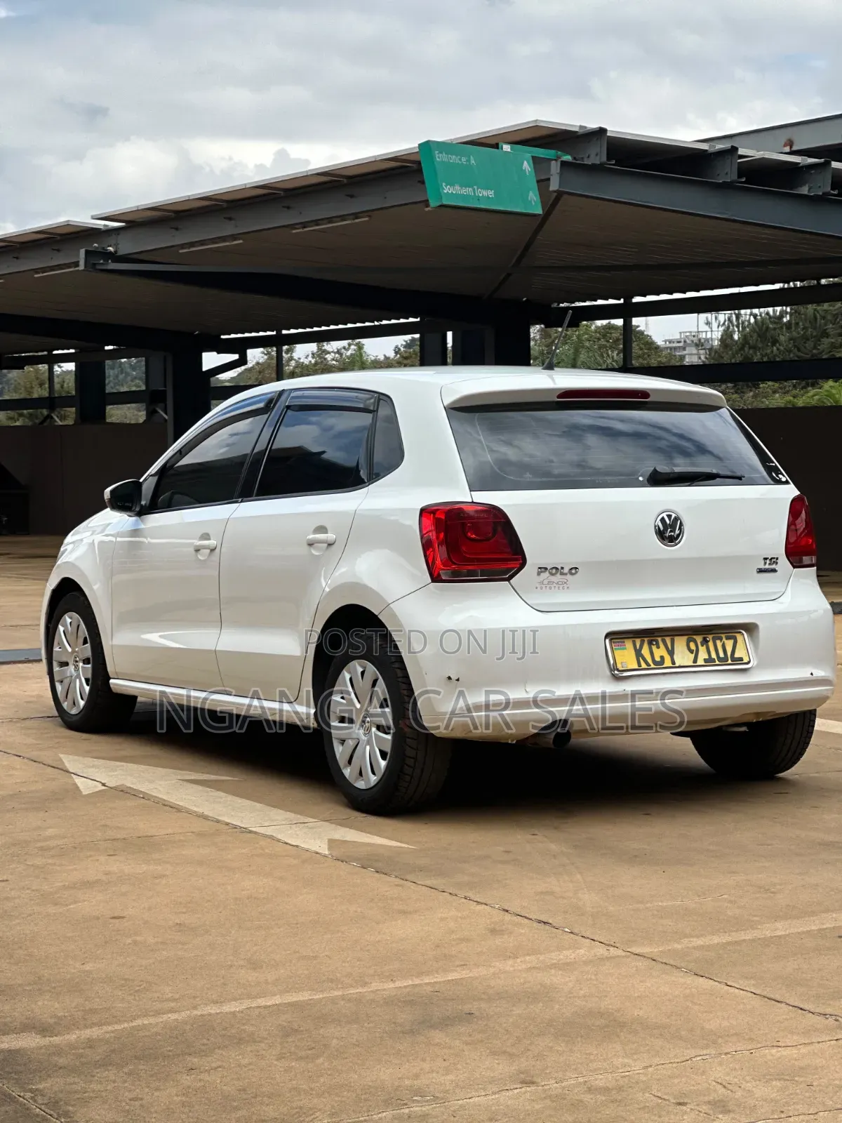 Volkswagen Polo 2013 White