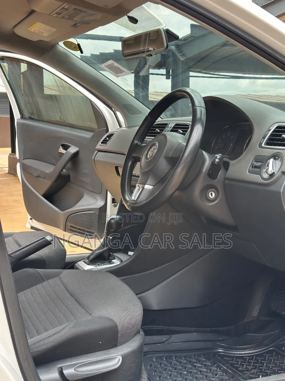 Volkswagen Polo 2013 White