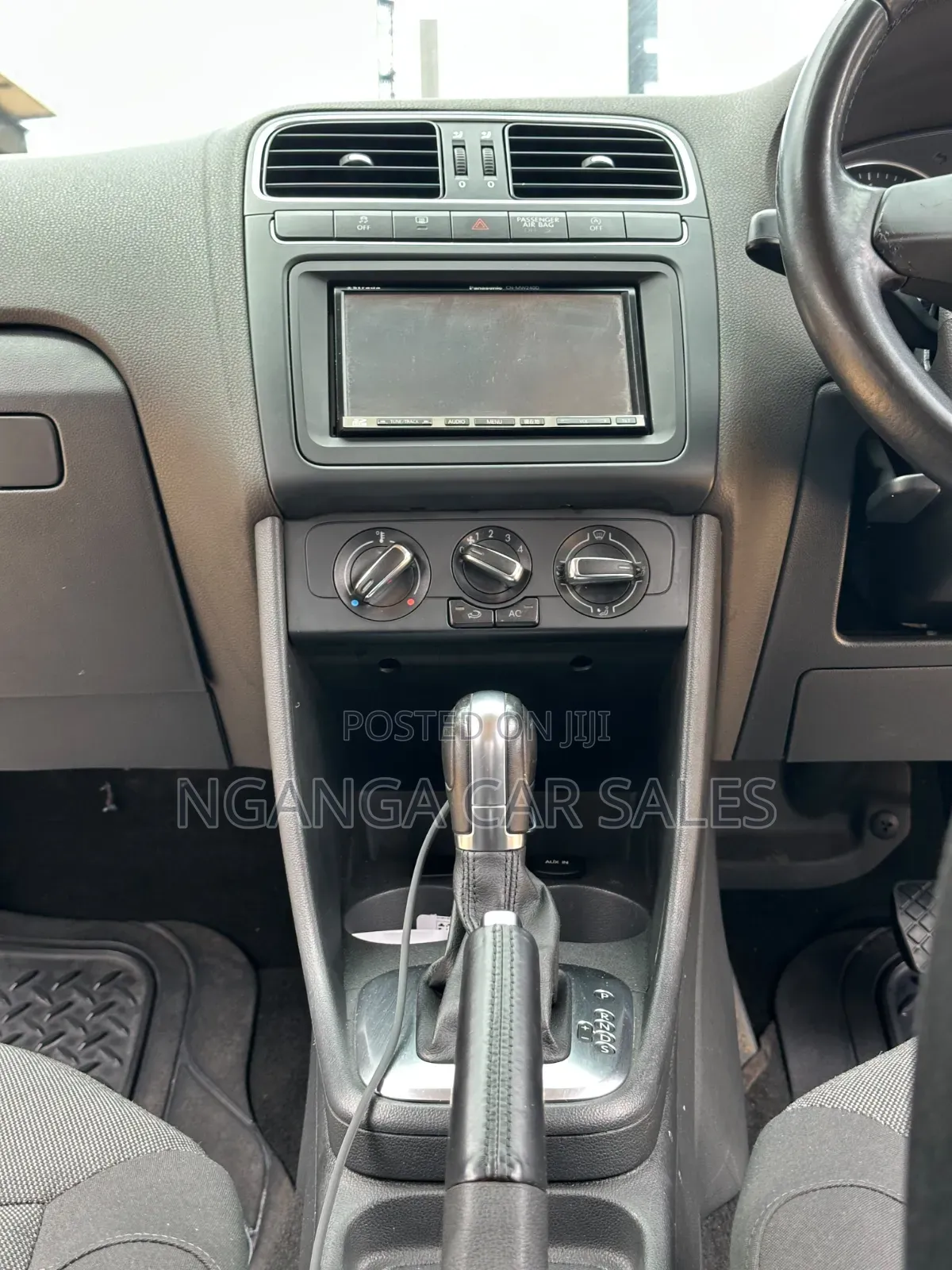 Volkswagen Polo 2013 White