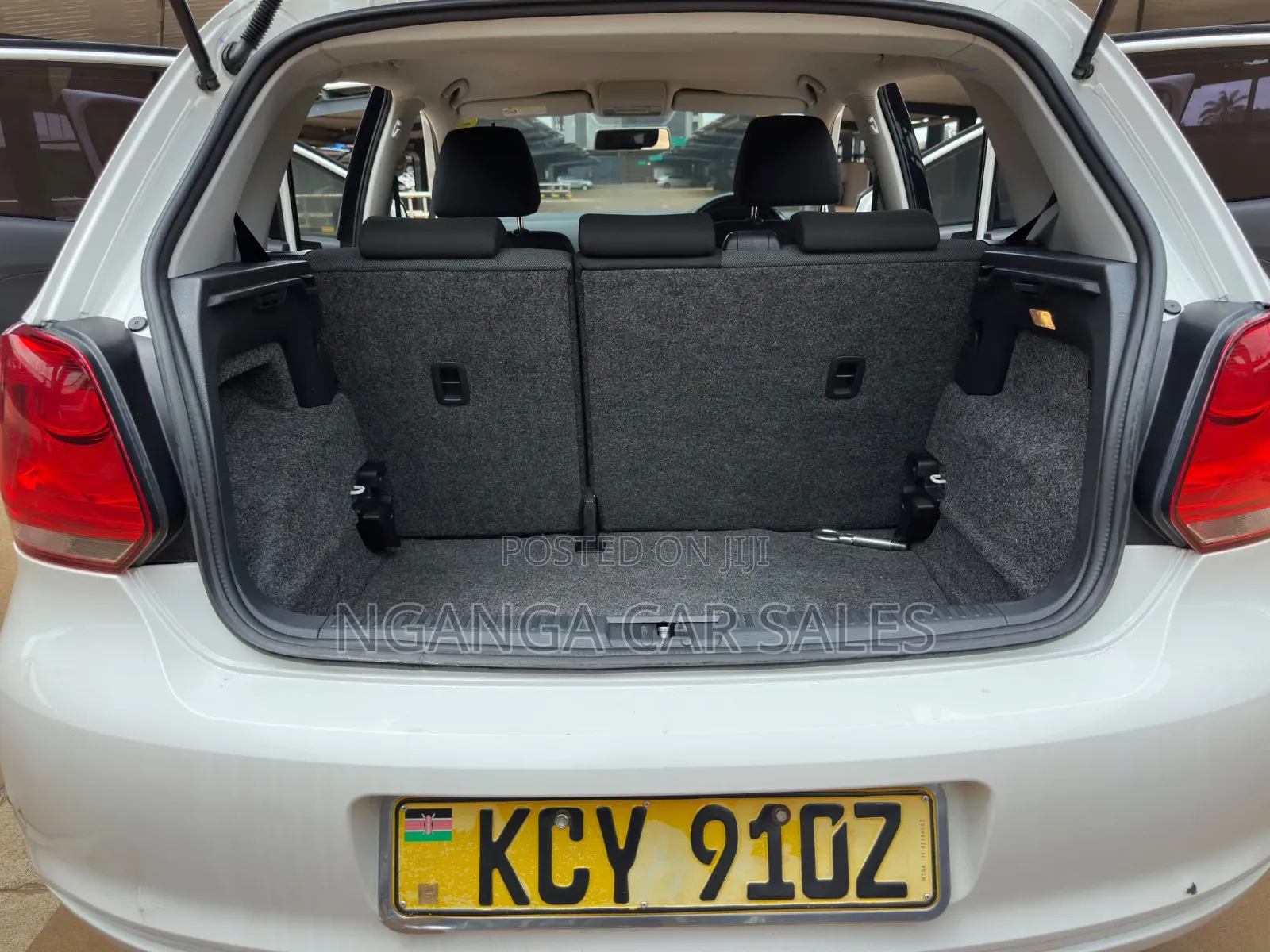 Volkswagen Polo 2013 White