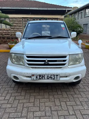 Mitsubishi Pajero Pininfarina 2002 White