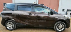Toyota Sienta 2017 Brown