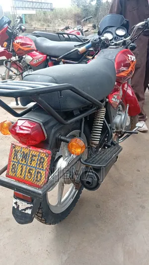 TVS HLX Plus ES 2021 Red
