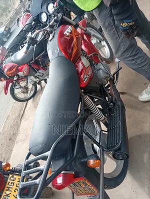 TVS HLX Plus ES 2021 Red