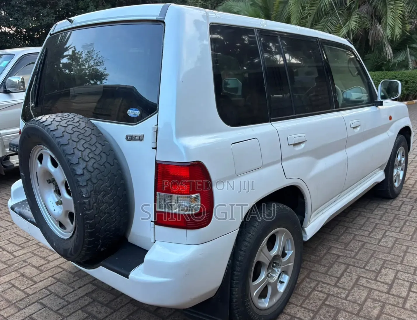 Mitsubishi Pajero 2002 White