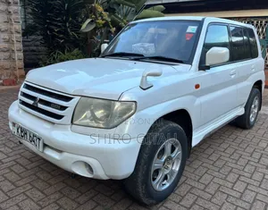 Mitsubishi Pajero 2002 White