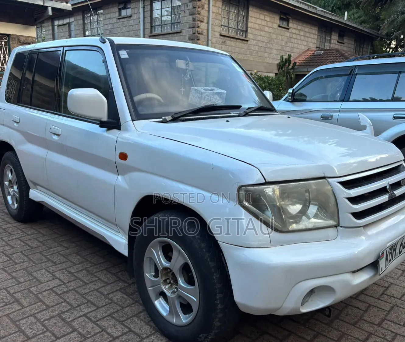 Mitsubishi Pajero 2002 White