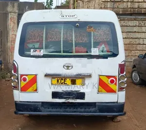 Toyota Grand HiAce 2000 White