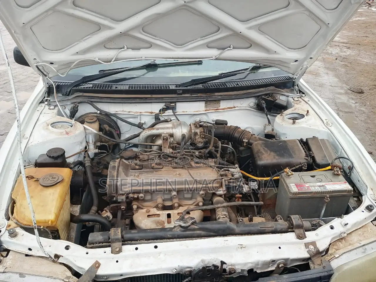 Toyota Corolla 2002 White
