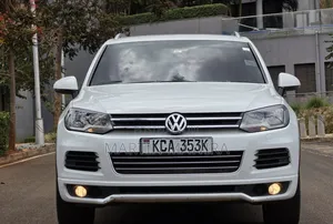 Volkswagen Touareg 2012 White