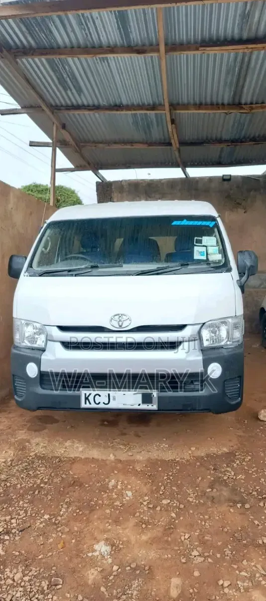 Toyota HiAce 2008 White