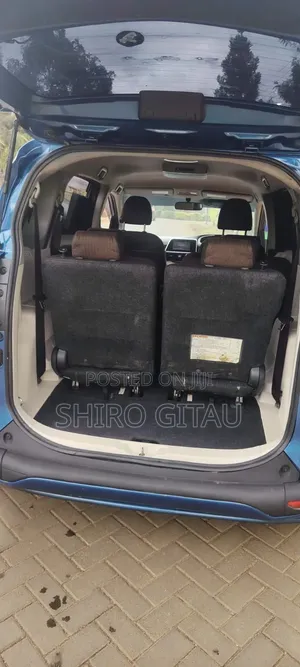 Toyota Sienta 2016 Blue